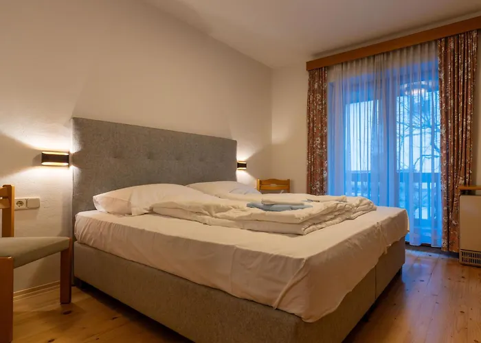 宾馆 Gaestehaus Goldener Stern 利恩茨