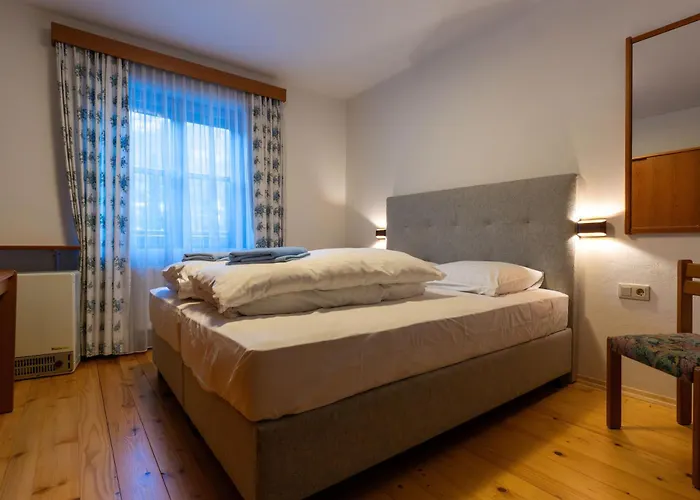 Gaestehaus Goldener Stern 宾馆 利恩茨