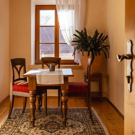 Gaestehaus Goldener Stern Han/Misafirhane Lienz